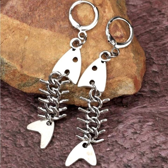 SALE Sterling Silver Fish Bone Earrings - Picture 1 of 3